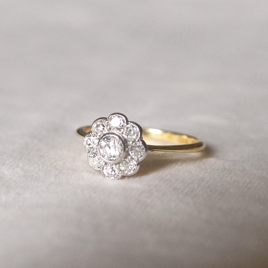 Edwardian 0.65 Carat Old Cut Diamond Daisy Cluster