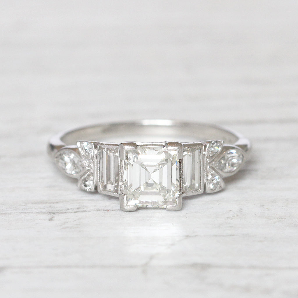 Art Deco 0.95 Carat Carré Cut Diamond Solitaire Ring